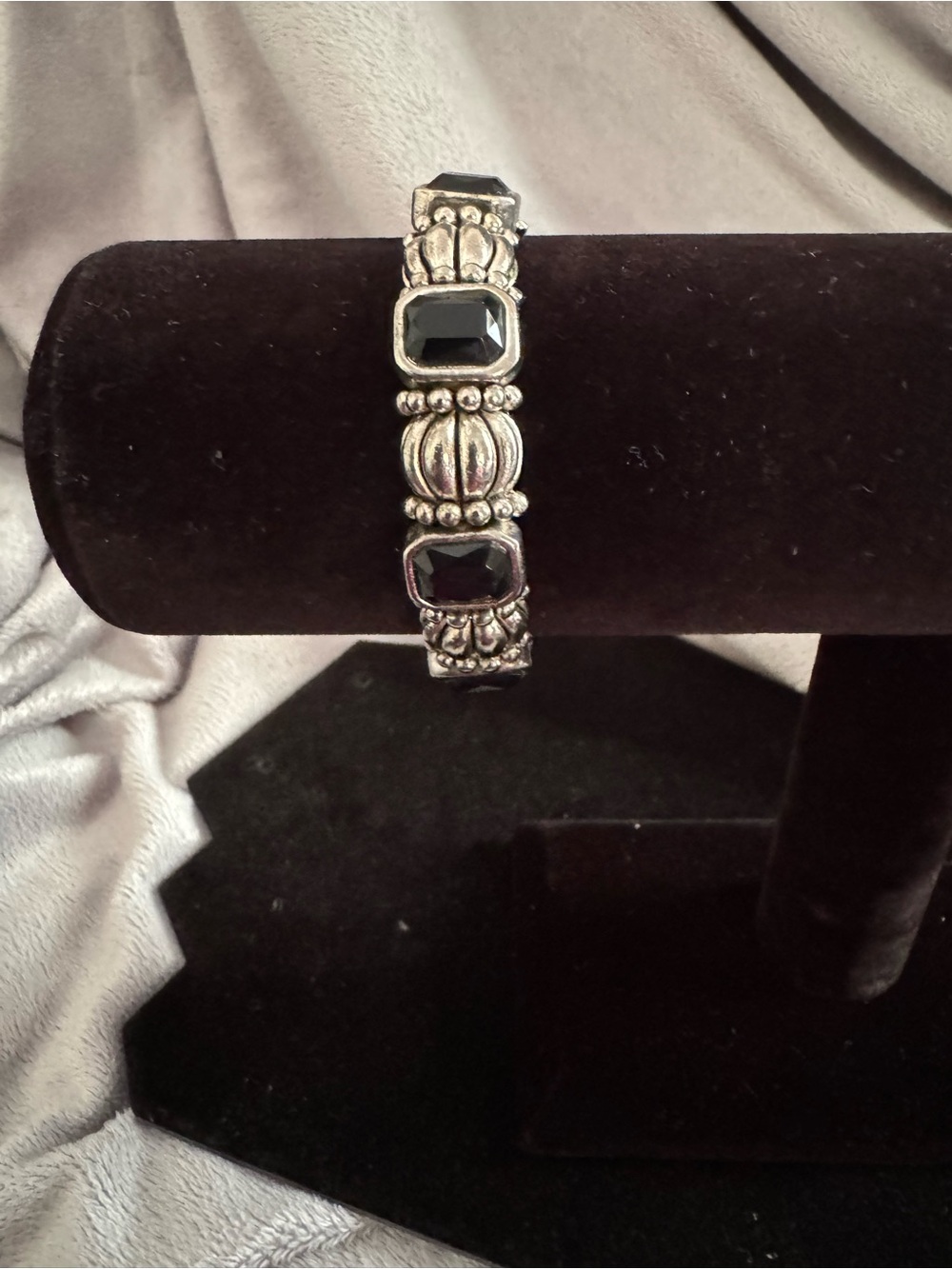 Vintage Black Stone Silver-Tone Bracelet with Magnetic Clasp